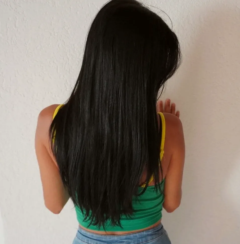 Ayse, 28