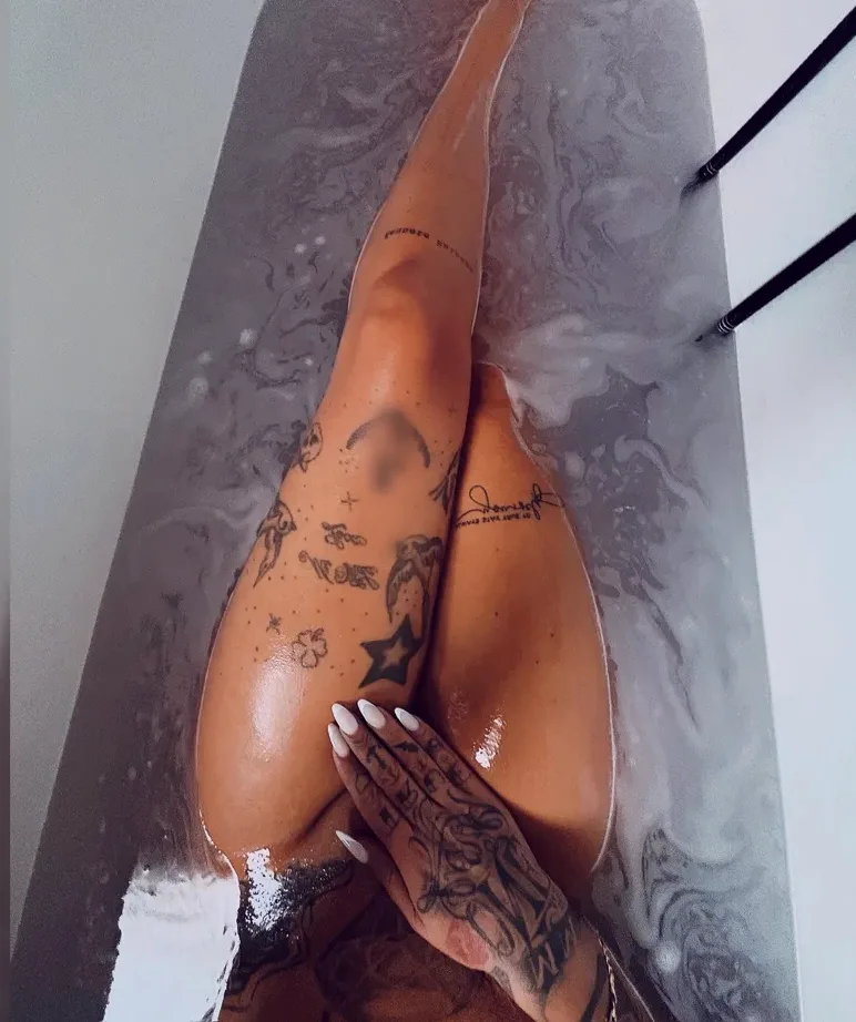 Ela, 36