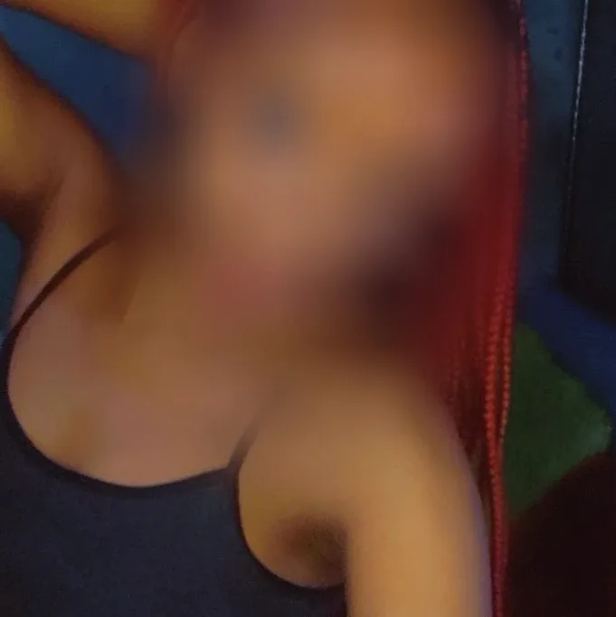 Elena, 23