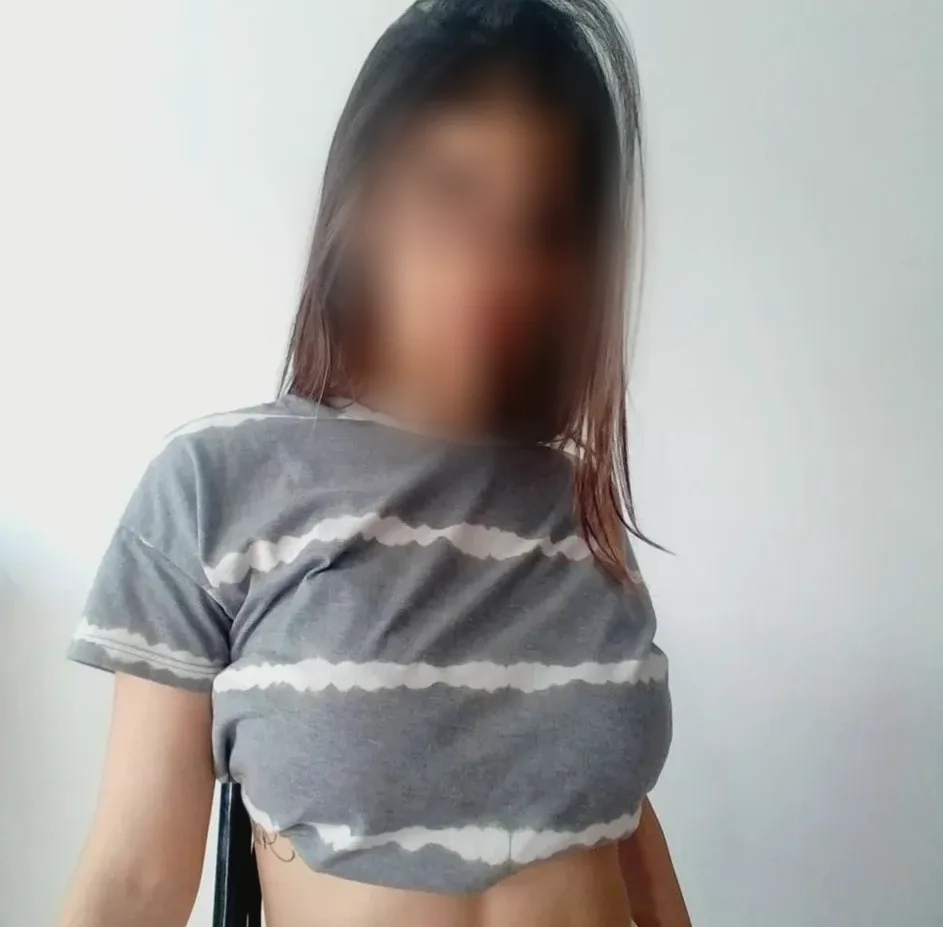 Isabell, 23