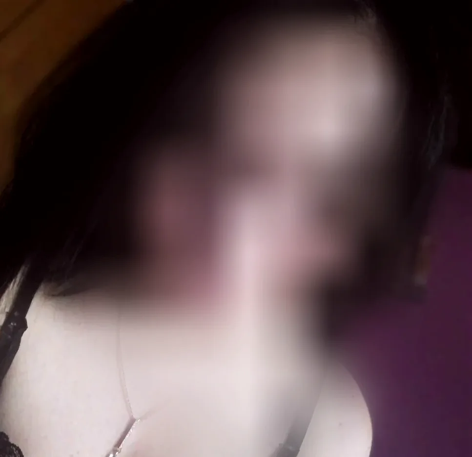 Lara, 32