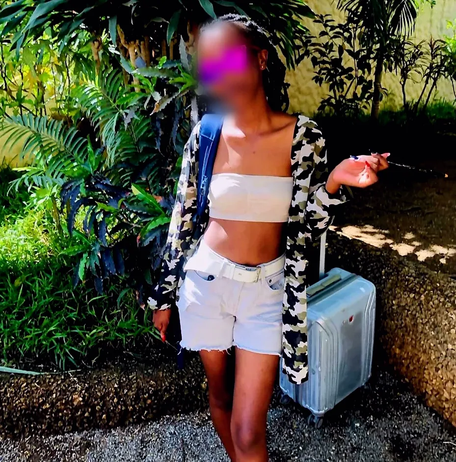 Lilly, 21