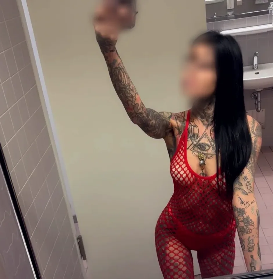 Lucia, 34