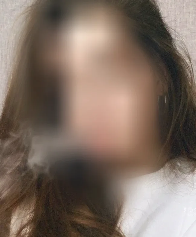 Melanie, 21