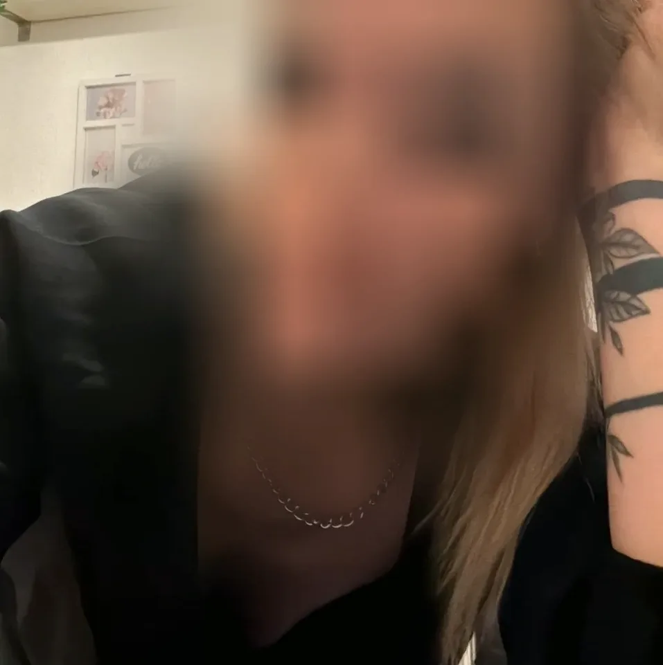 Nadine, 29