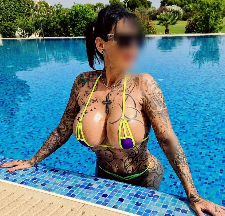 Özlem, 39