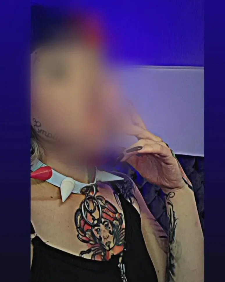 Sophie, 27