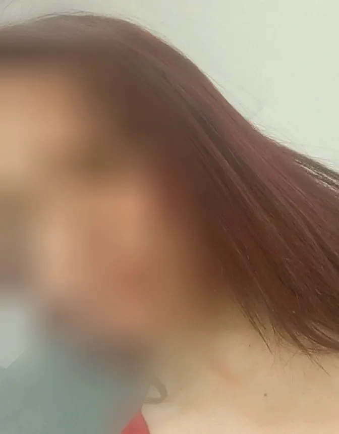 Stefanie, 21